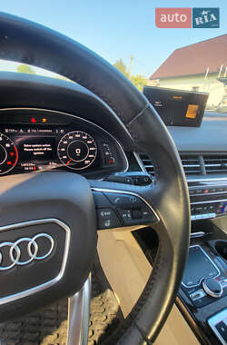 Внедорожник / Кроссовер Audi Q7 2019 в 