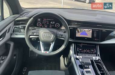Позашляховик / Кросовер Audi Q7 2022 в 