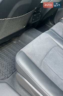Позашляховик / Кросовер Audi Q7 2022 в 