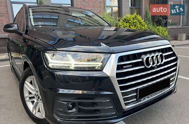 Позашляховик / Кросовер Audi Q7 2016 в 