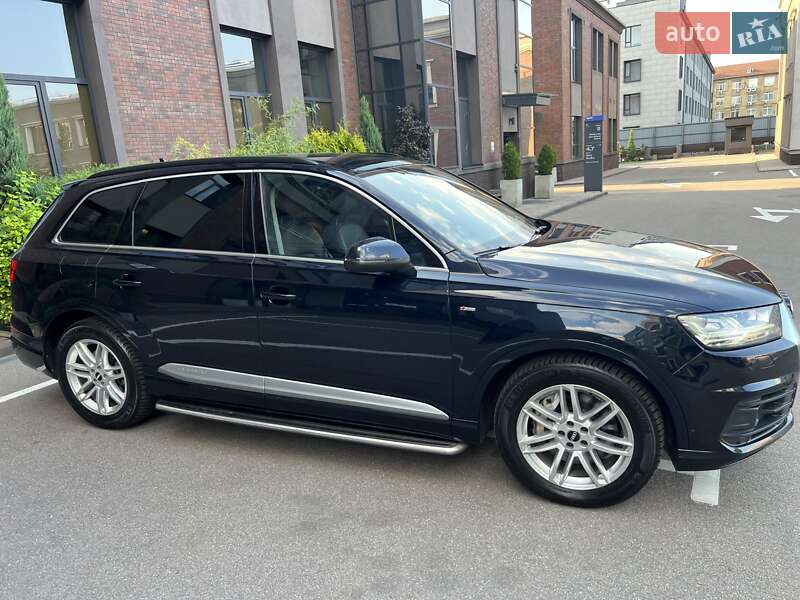 Внедорожник / Кроссовер Audi Q7 2016 в Киеве