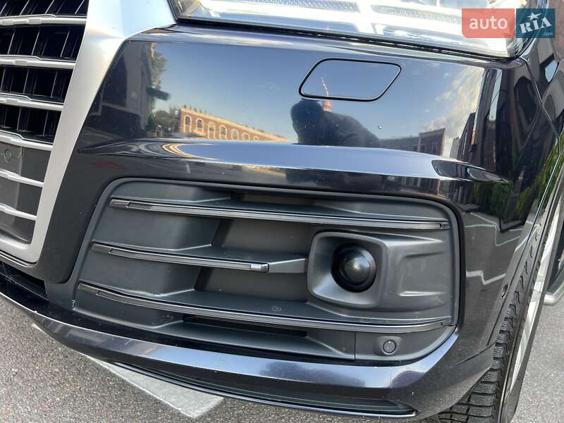 Внедорожник / Кроссовер Audi Q7 2016 в Киеве