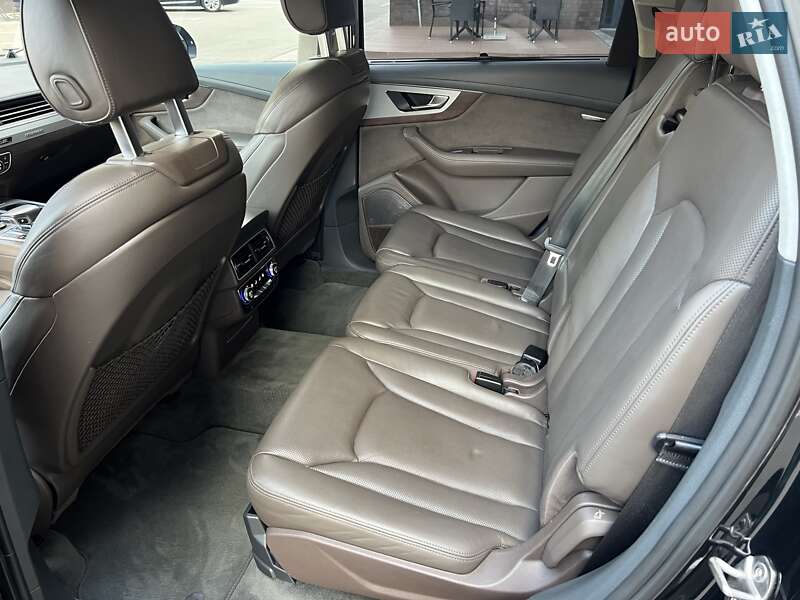 Внедорожник / Кроссовер Audi Q7 2016 в Киеве