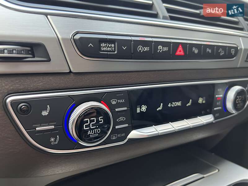 Внедорожник / Кроссовер Audi Q7 2016 в Киеве