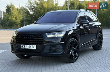 Внедорожник / Кроссовер Audi Q7 2015 в 