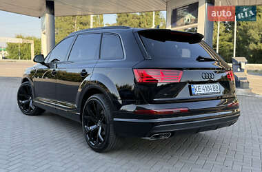 Внедорожник / Кроссовер Audi Q7 2015 в 