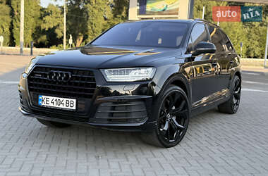 Внедорожник / Кроссовер Audi Q7 2015 в 