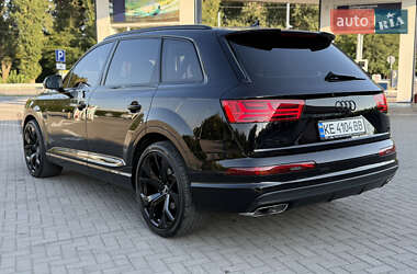 Внедорожник / Кроссовер Audi Q7 2015 в 