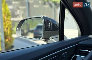 Позашляховик / Кросовер Audi Q7 2019 в 
