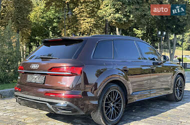 Позашляховик / Кросовер Audi Q7 2020 в 