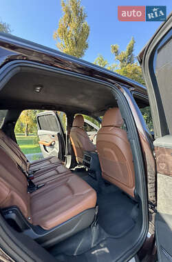 Позашляховик / Кросовер Audi Q7 2020 в 