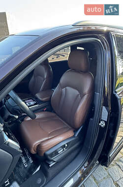 Позашляховик / Кросовер Audi Q7 2020 в 