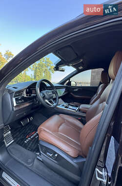 Позашляховик / Кросовер Audi Q7 2020 в 