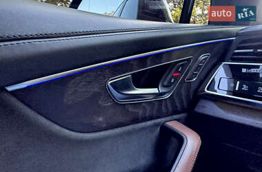 Позашляховик / Кросовер Audi Q7 2020 в 
