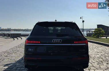 Позашляховик / Кросовер Audi Q7 2020 в 