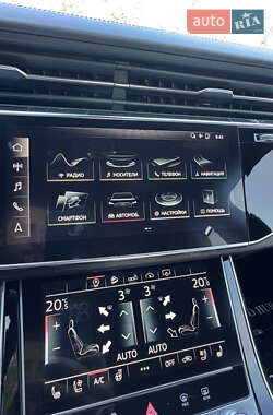 Позашляховик / Кросовер Audi Q7 2020 в 
