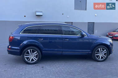 Внедорожник / Кроссовер Audi Q7 2015 в 