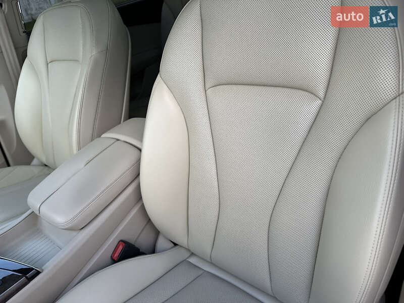 Внедорожник / Кроссовер Audi Q7 2016 в Луцке