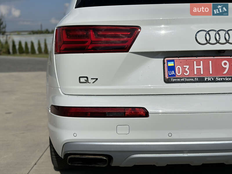 Внедорожник / Кроссовер Audi Q7 2016 в Луцке