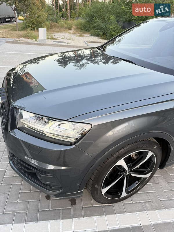 Позашляховик / Кросовер Audi Q7 2018 в Києві