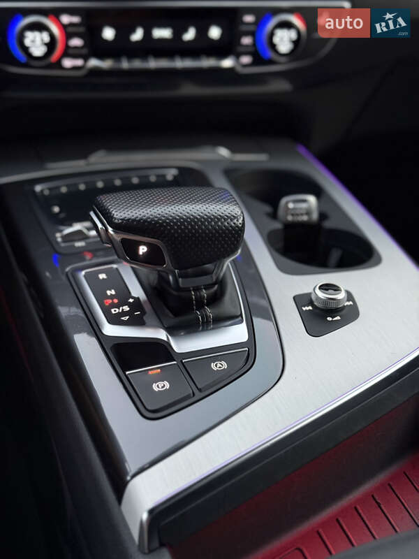 Позашляховик / Кросовер Audi Q7 2018 в Києві