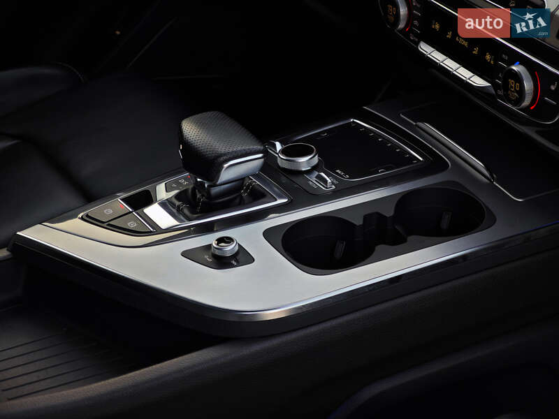 Позашляховик / Кросовер Audi Q7 2018 в Дубні фото 80 Позашляховик / Кросовер Audi Q7 2018 в Дубні