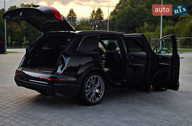 Позашляховик / Кросовер Audi Q7 2018 в 