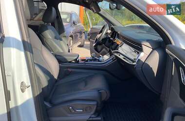 Позашляховик / Кросовер Audi Q7 2022 в 