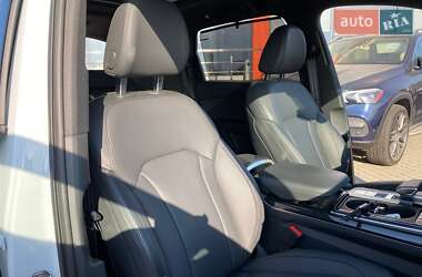 Позашляховик / Кросовер Audi Q7 2022 в 