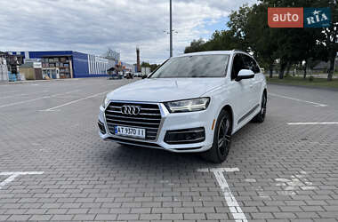 Позашляховик / Кросовер Audi Q7 2018 в 