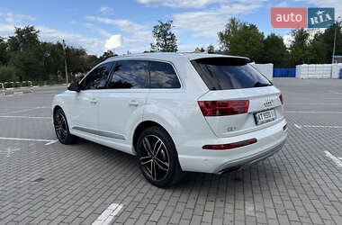 Позашляховик / Кросовер Audi Q7 2018 в 