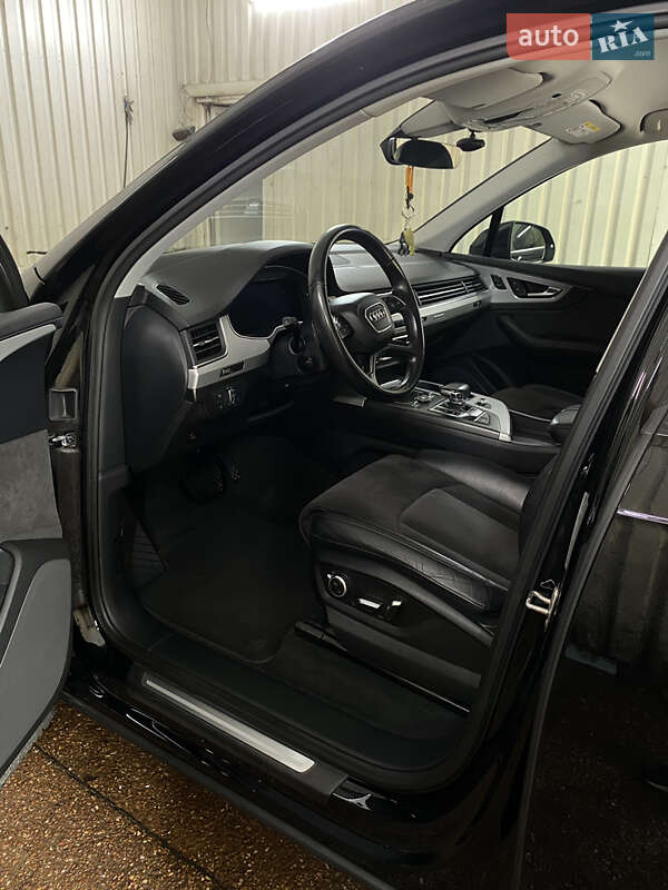 Позашляховик / Кросовер Audi Q7 2018 в Кременчуці