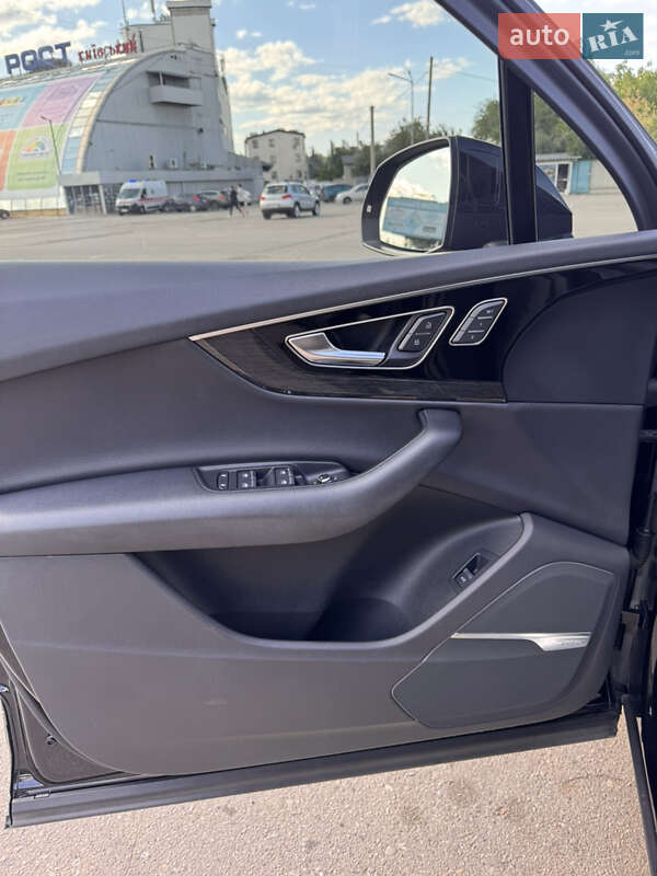 Позашляховик / Кросовер Audi Q7 2017 в Харкові фото 12 Позашляховик / Кросовер Audi Q7 2017 в Харкові