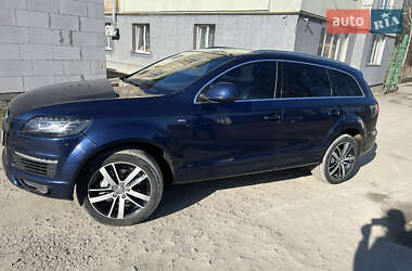 Позашляховик / Кросовер Audi Q7 2009 в 