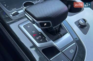Внедорожник / Кроссовер Audi Q7 2015 в 