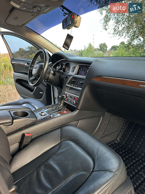 Позашляховик / Кросовер Audi Q7 2015 в Володимирі