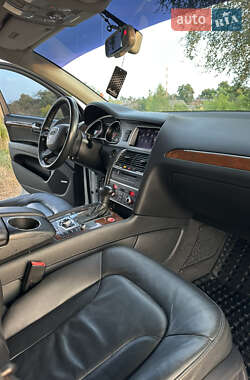 Внедорожник / Кроссовер Audi Q7 2015 в 