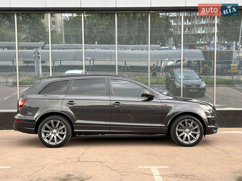 Позашляховик / Кросовер Audi Q7 2015 в Києві