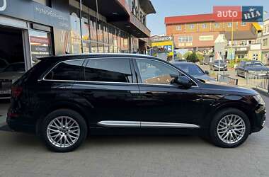 Позашляховик / Кросовер Audi Q7 2016 в 