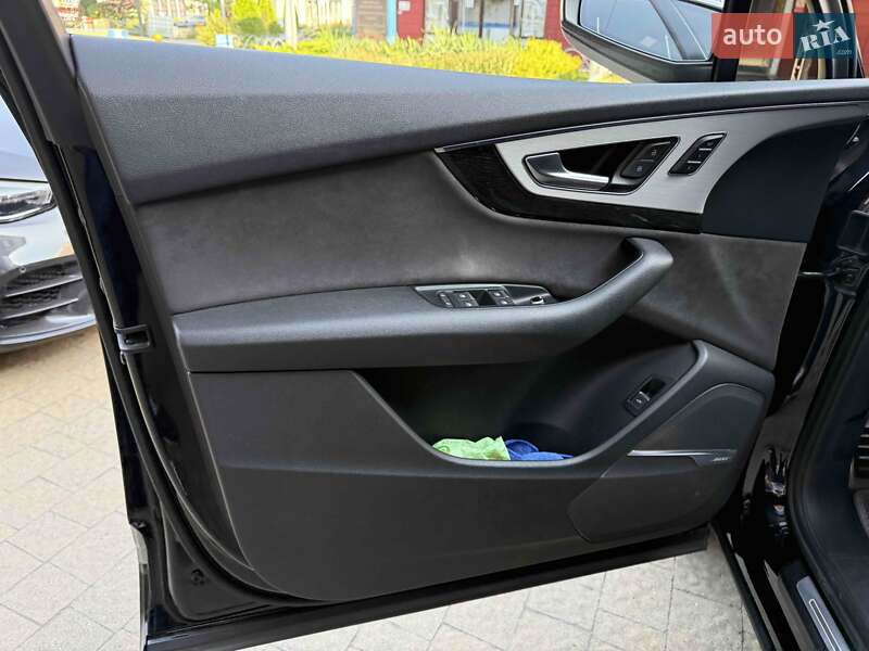 Внедорожник / Кроссовер Audi Q7 2016 в Львове