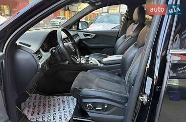 Позашляховик / Кросовер Audi Q7 2016 в 