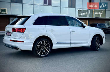 Позашляховик / Кросовер Audi Q7 2017 в 