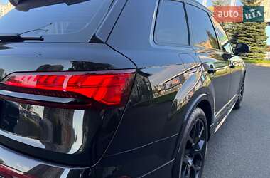 Внедорожник / Кроссовер Audi Q7 2024 в 