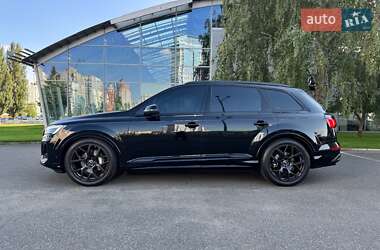 Внедорожник / Кроссовер Audi Q7 2024 в 