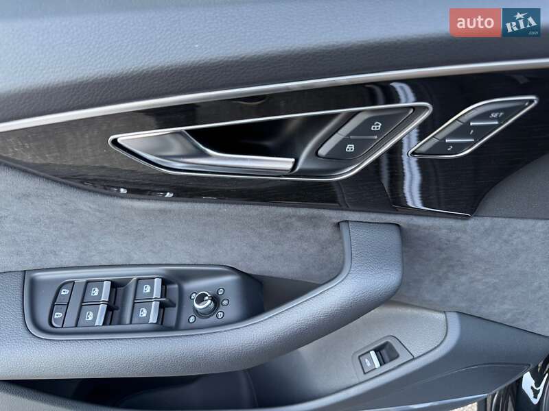 Позашляховик / Кросовер Audi Q7 2024 в Києві