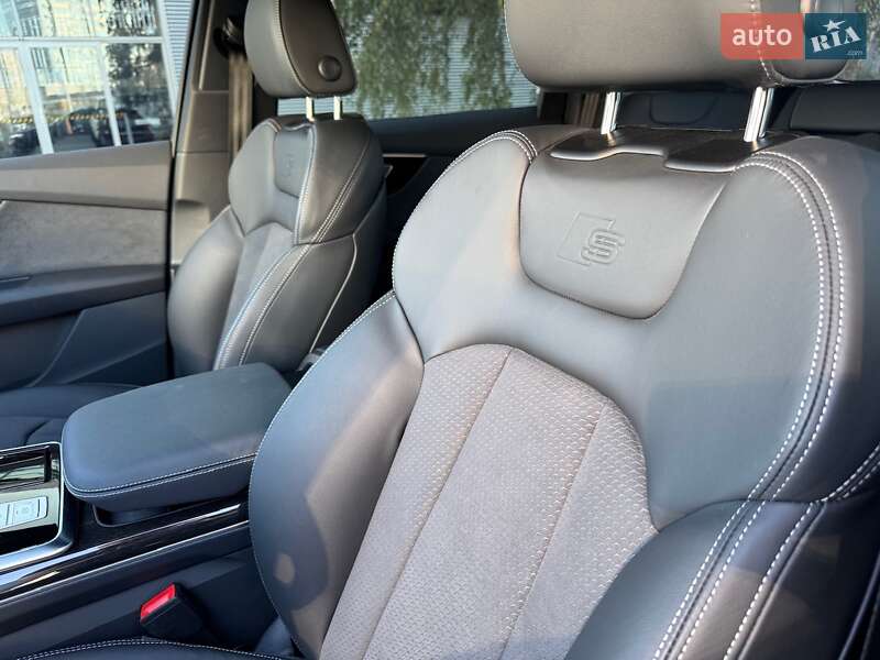 Позашляховик / Кросовер Audi Q7 2024 в Києві