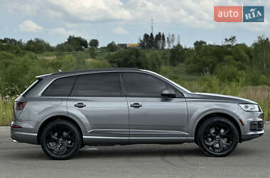 Позашляховик / Кросовер Audi Q7 2017 в 