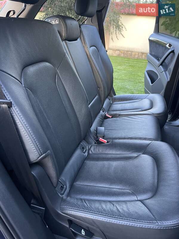 Позашляховик / Кросовер Audi Q7 2015 в Чорткові