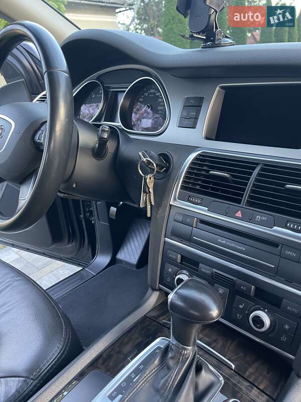 Позашляховик / Кросовер Audi Q7 2015 в Чорткові