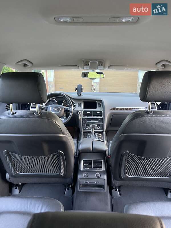 Позашляховик / Кросовер Audi Q7 2015 в Чорткові